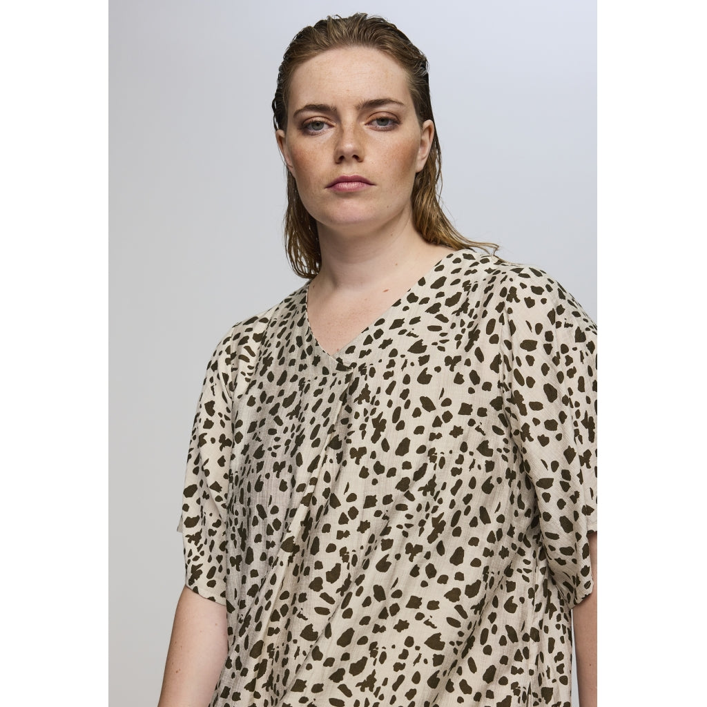 Studio SCarmen Dress Dress Sand + Leo print