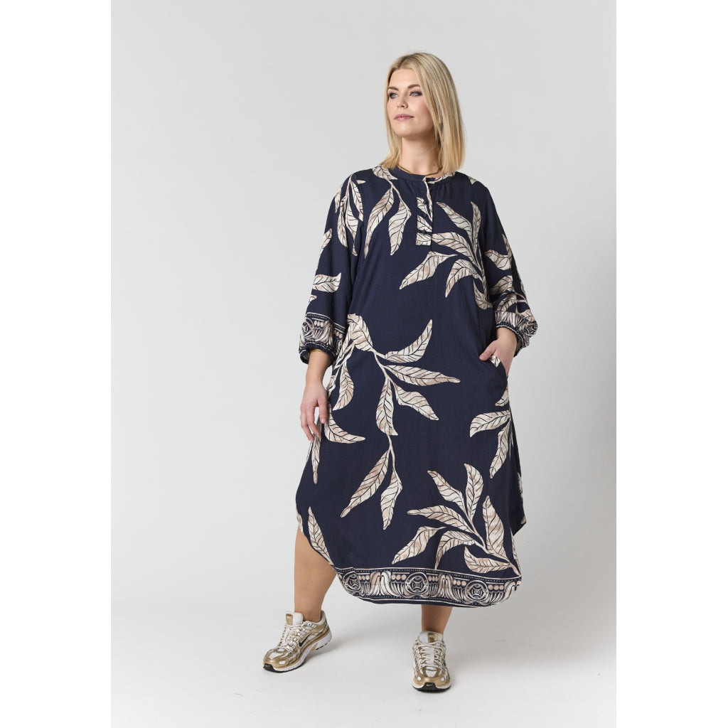 Studio SBidiana Long Dress Long Dress Navy board with sand flowers