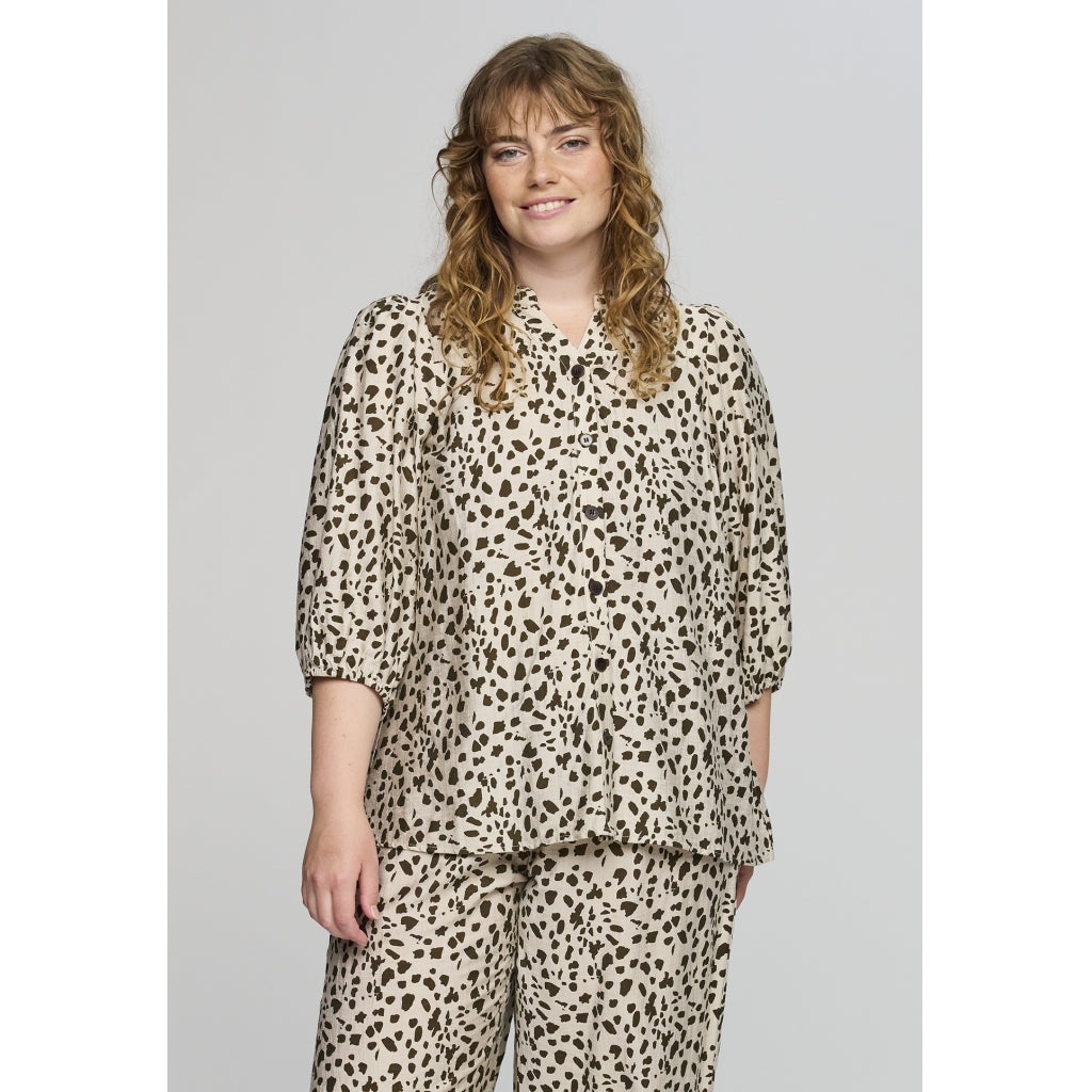 Studio SCaroline Blouse Blouse Sand + Leo print