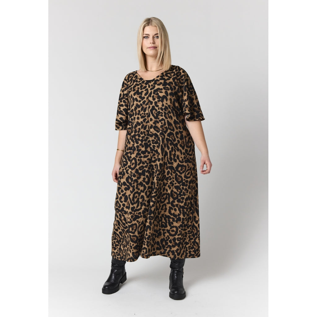 Studio SChrista Dress Dress Black sand leo crepe