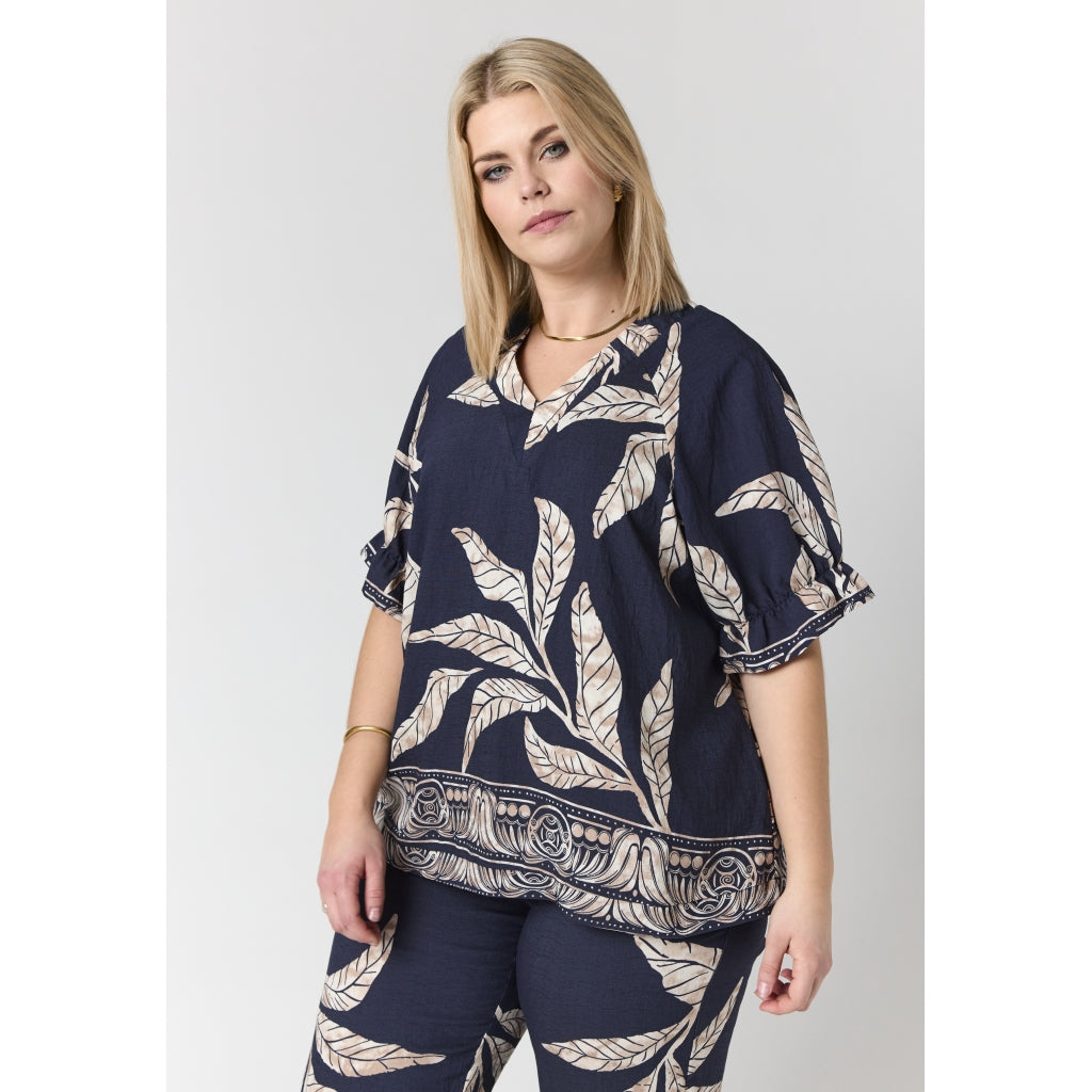 Studio SDasie Blouse Blouse Navy board with sand flowers