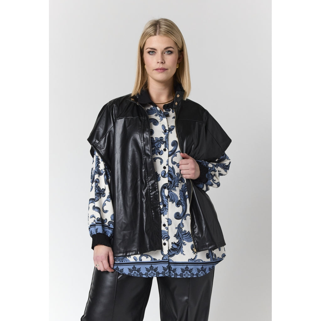 Studio SEloria Jacket with short sleeves Jacket Black