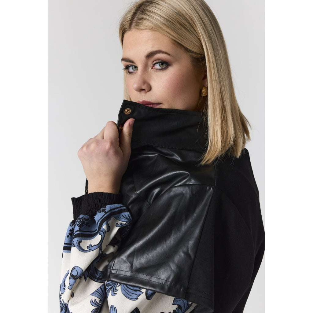 Studio SEloria Jacket with short sleeves Jacket Black
