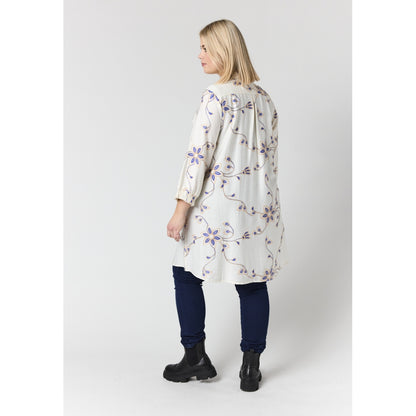 Studio SEmilie Shirt Shirt Sand with blue embroidery