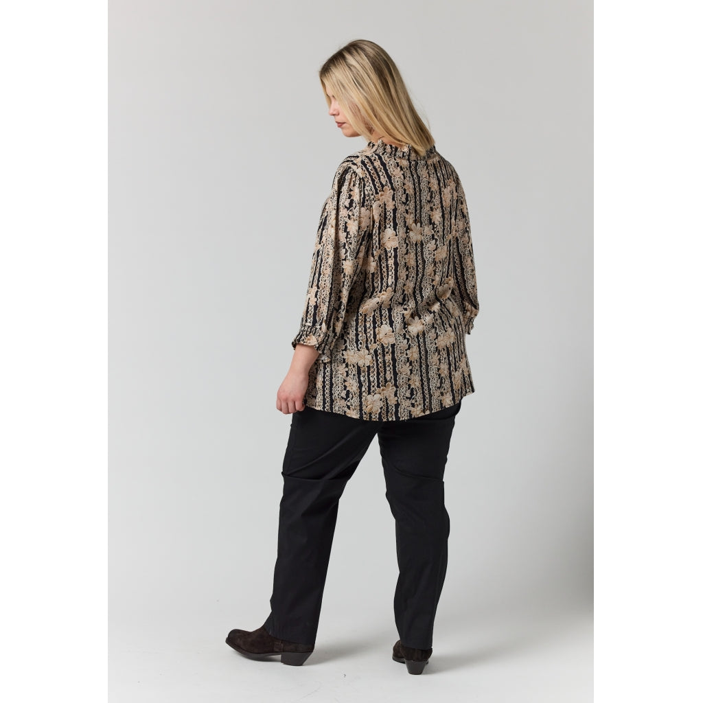Studio SFeodora Blouse with smock neck Blouse Black with sand flowers and gold stripe