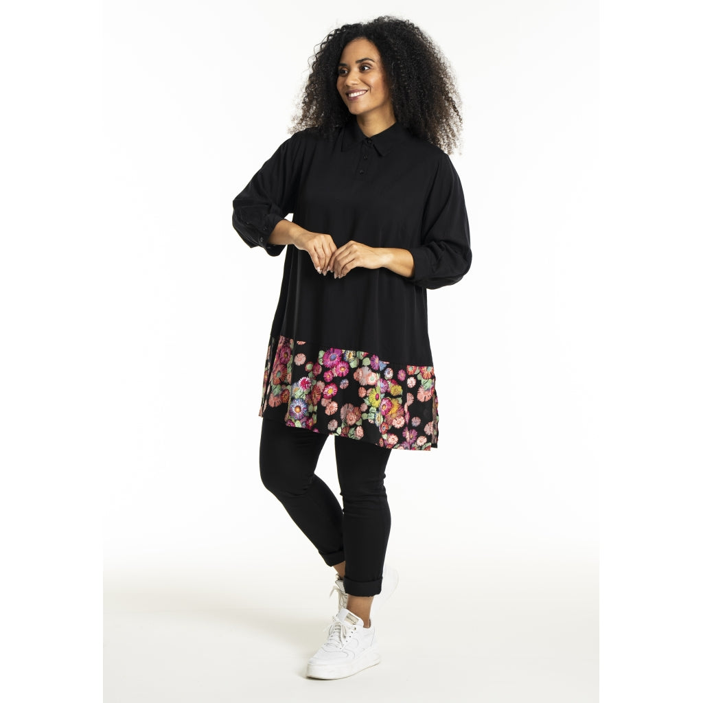 Studio SLisan Shirt Shirt Black with multicolor flowers
