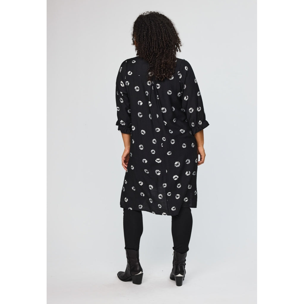 Studio SSaphina Dress with long side zipper Dress Black with circle deco