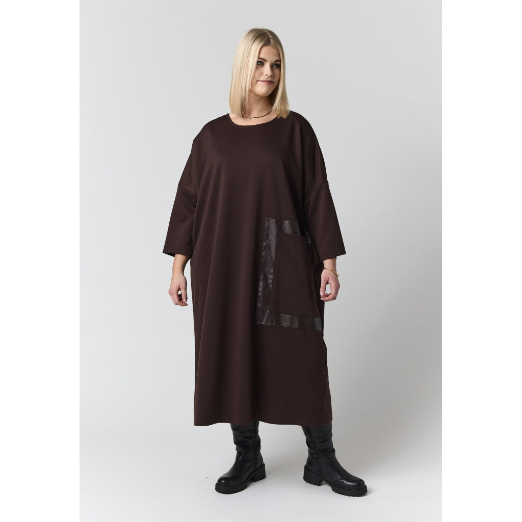 Studio STahlia Dress with leather pocket Dress Brown