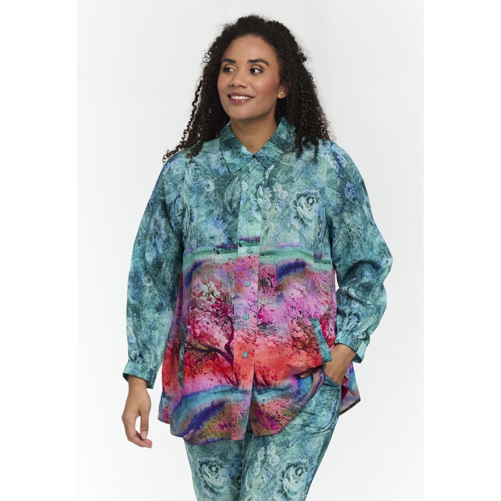 Studio SVilma Shirt Shirt Blue with pink board