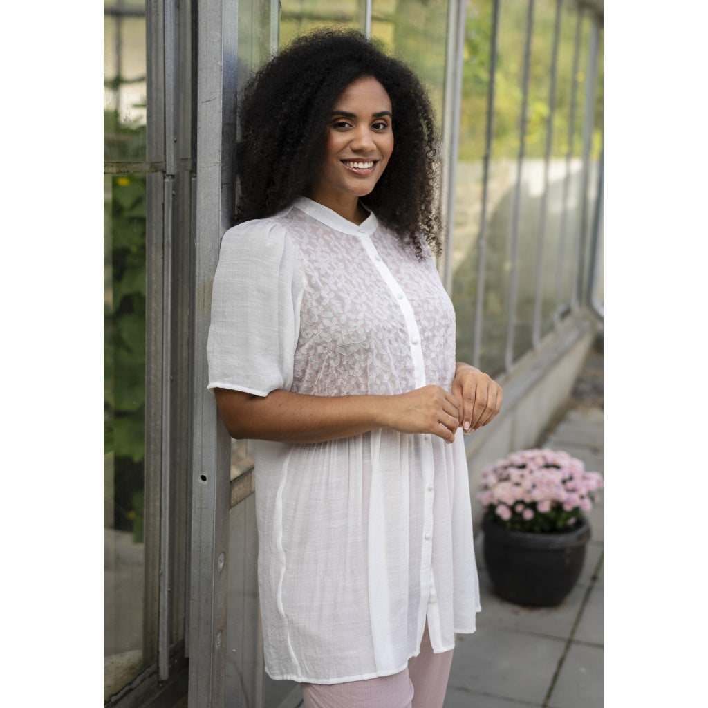 Studio Skatty Tunic Tunic White + pink stitch flower