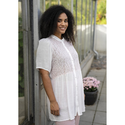 Studio Skatty Tunic Tunic White + pink stitch flower